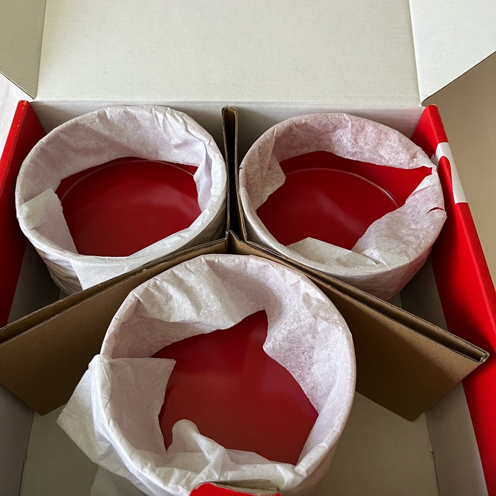 Supreme/Heller Bowls (Set of 6)
Set of six 5" stackable melamine bowls - Picture 4 of 8